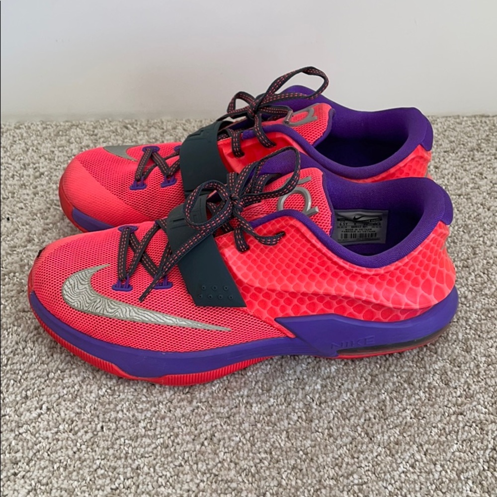 Nike KD Size  8 womens
